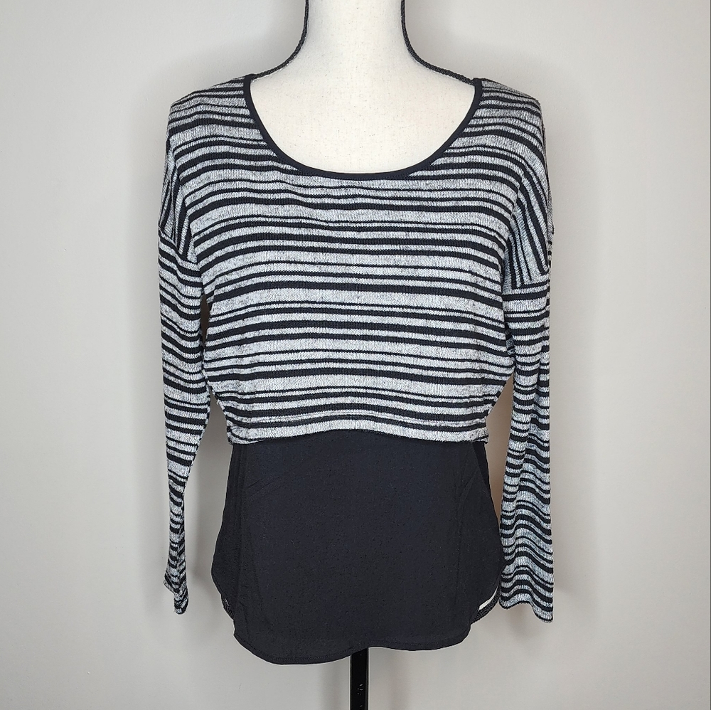 Jessica Simpson Long Sleeve Top